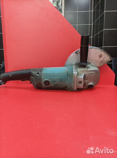 Ушм болгарка Makita 9069