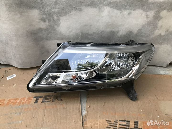 Фара передняя левая Nissan Pathfinder 4 арт816