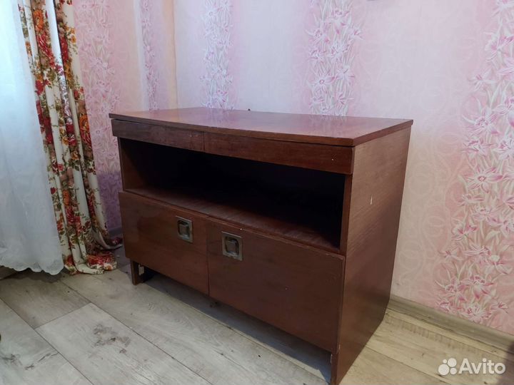 Тумба под телевизор