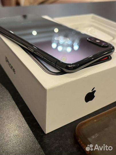 iPhone X, 64 ГБ