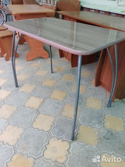 Стол обеденный