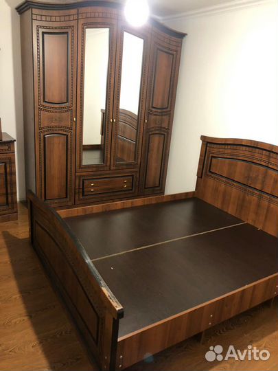 Спальный гарнитур бу