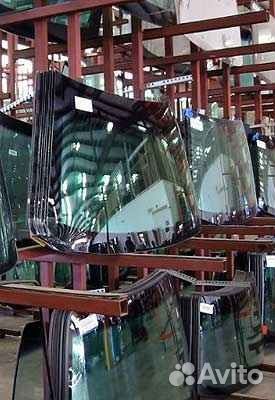 Лобовое стекло на Кадиллак Эскалейд