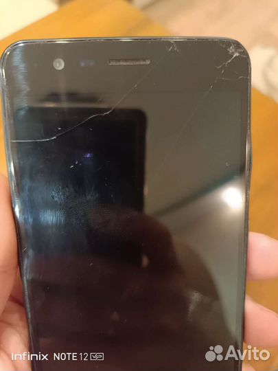 Телефон asus ZE553KL