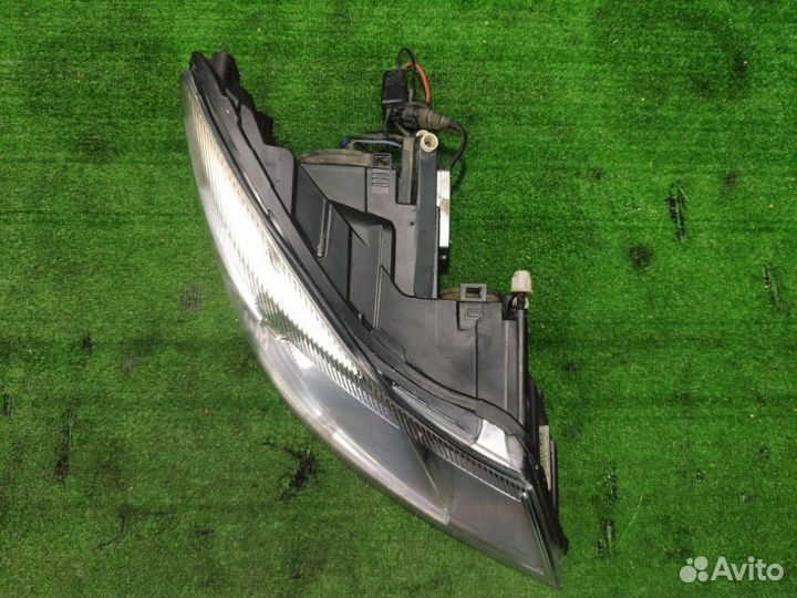 Фара передняя правая оригинал Skoda Octavia A5