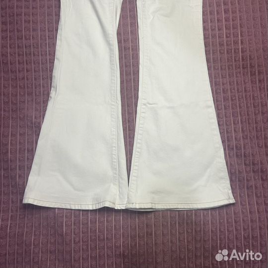 Джинсы клеш