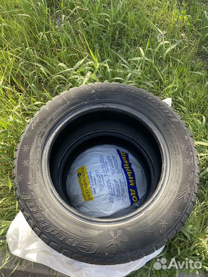 Goodyear EfficientGrip 215/55 R16 93H