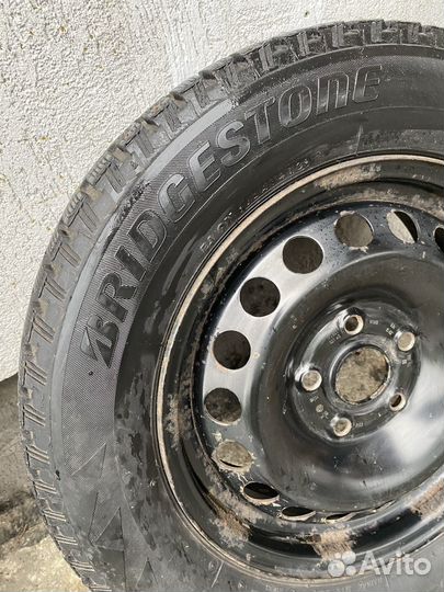 Зимняя резина Bridgestone 195/65 R15 с дисками
