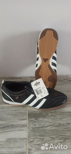 Футзалки adidas