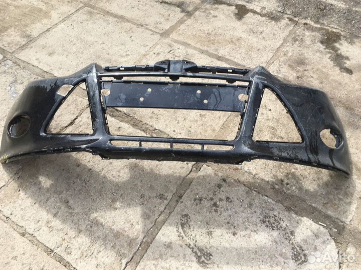 Бампер передний Ford Focus 3 с дефектом черный