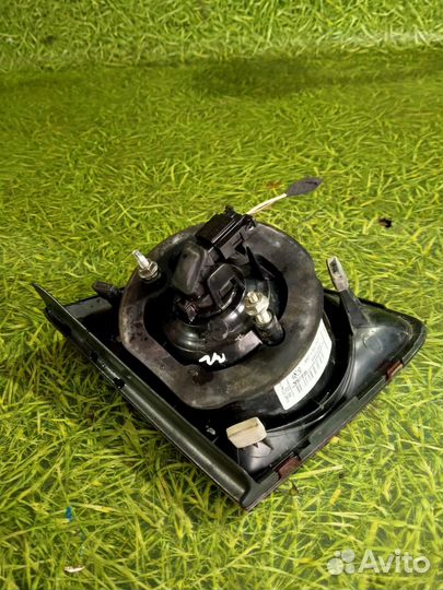 Фонарь задний внутренний правый VW golf plus 2009г