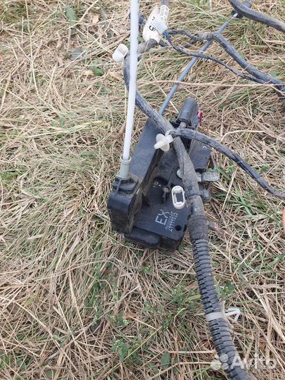 Opel Zafira A замок водительской двери