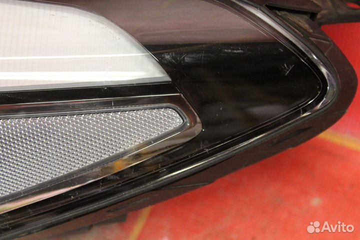 Фара левая Hyundai Tucson