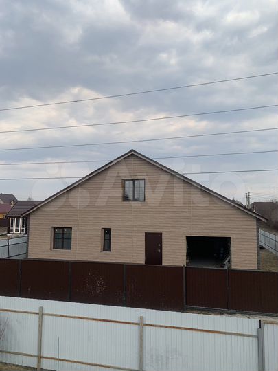 Дом 200 м² на участке 8 сот.