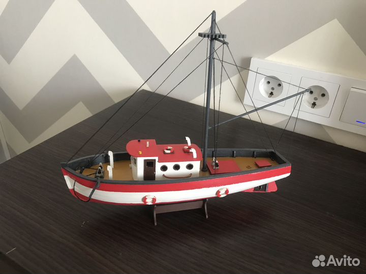 Рыболовецкий катер траулер (деревянная модель)