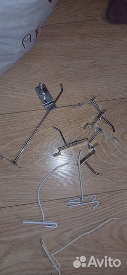 Крючки для вешалки