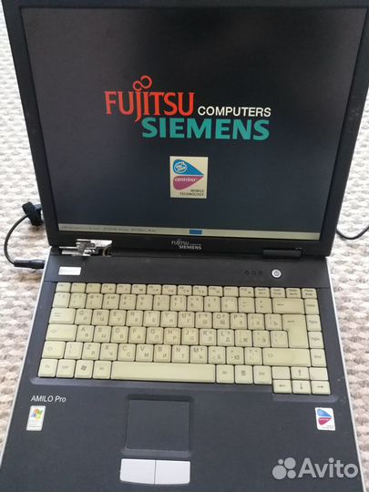Fujitsu Siemens amilo Pro V8010 петля поломана