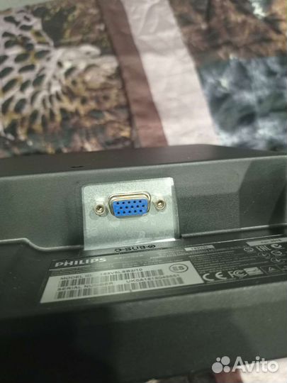 Монитор Philips 193v5lsb2