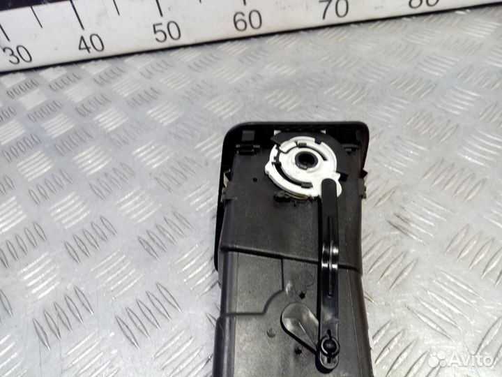 Б/У Дефлектор воздушный в торпедо правый#001