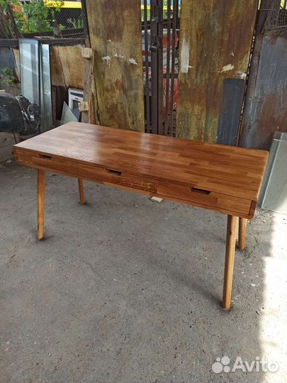 Стол письменный