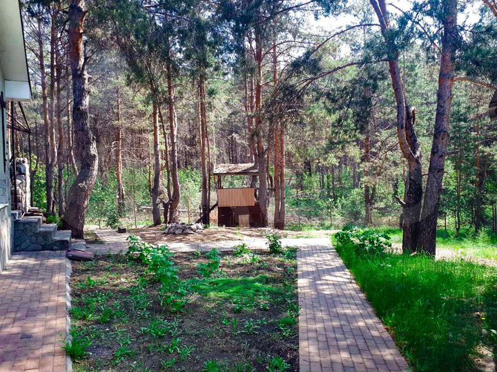 Коттедж 220 м² на участке 10 сот.