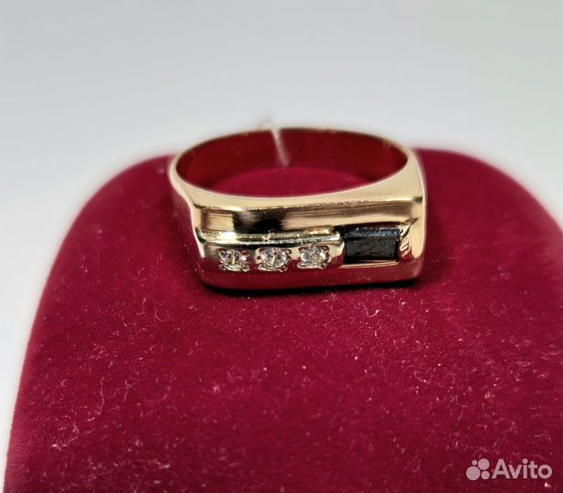 Мужская золотая печатка с ониксом р.19