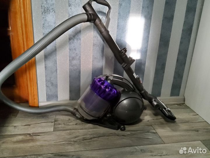 Пылесос Dyson DC 37
