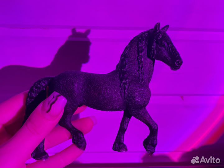 Фигурки лошадей schleich