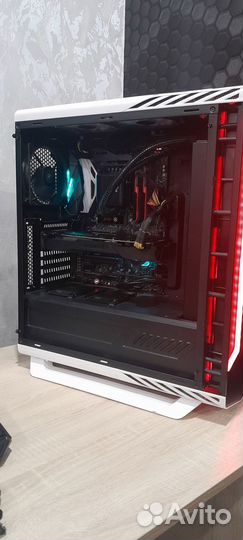 Игровой компьютер оригинал I7 7700K/32 озу/GTX1080