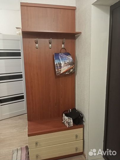 Вешалка в прихожую