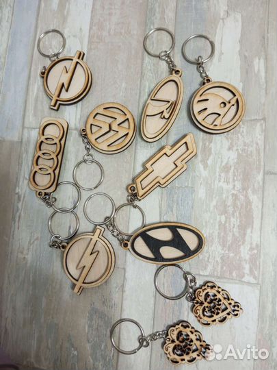 Авто брелки деревянные