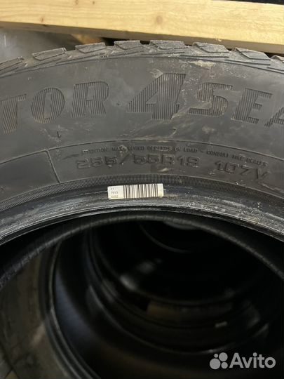 Goodyear Vector 4Seasons 255/55 R19 107V