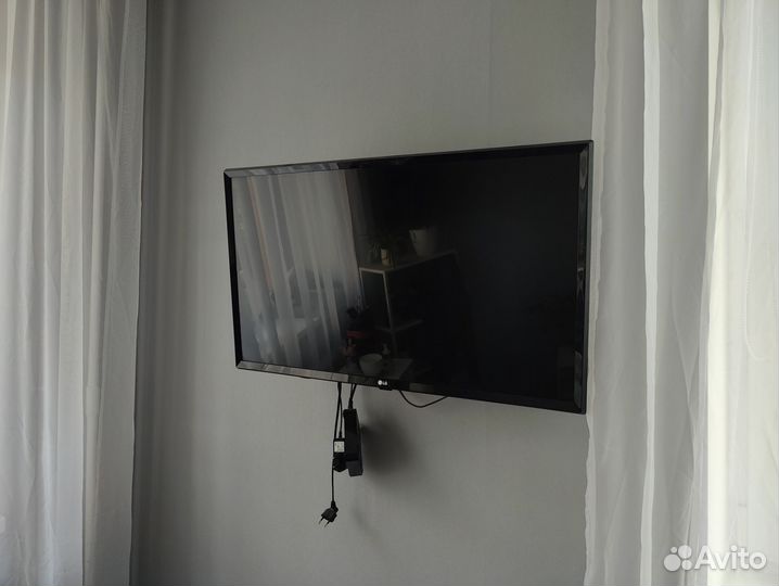 Телевизор LG 32LV765H
