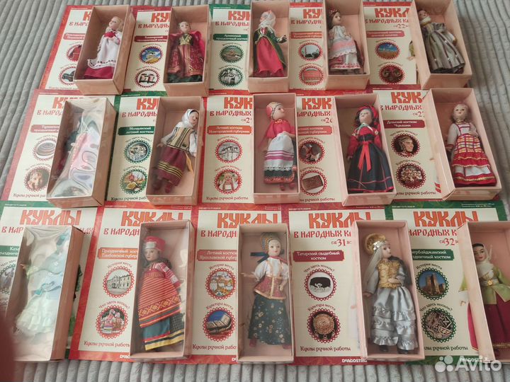 Кукла фарфоровая коллекционная в народном костюме