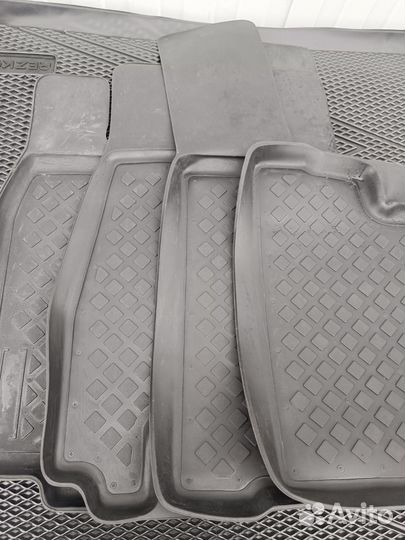 Полиуретановые коврики на Ниссан Хреил с 2007г