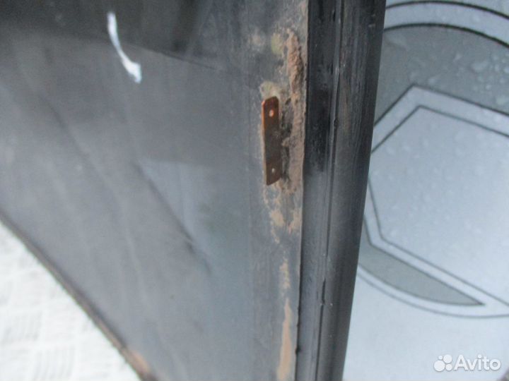 Заднее стекло VW Vento 92г