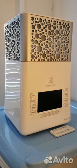 Увлажнитель Electrolux EHU-3715D