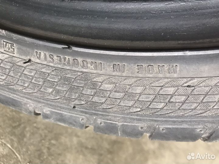 Accelera PHI 245/40 R19 98Y