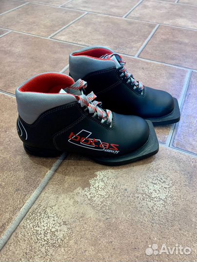 Детские лыжные ботинки Botas Arena NN75, 33р