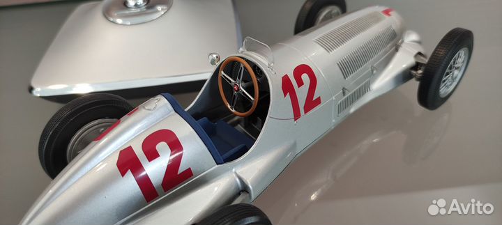 Модель гоночного болида Mercedes-Benz W 125