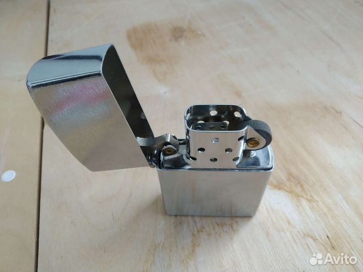 Большая зажигалка