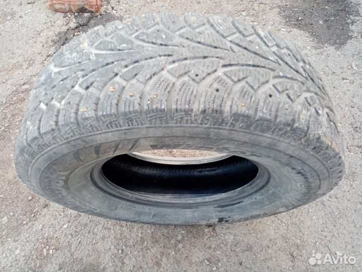 Hankook Winter I'Pike 235/75 R15