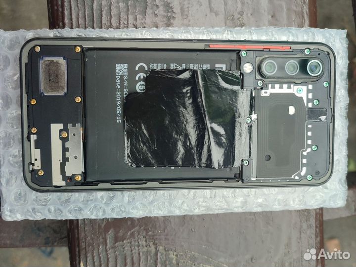 Xiaomi Mi 9 SE, 8/128 ГБ