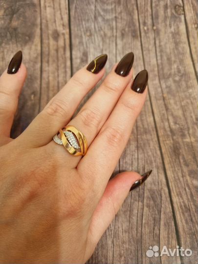 Золотое кольцо женское