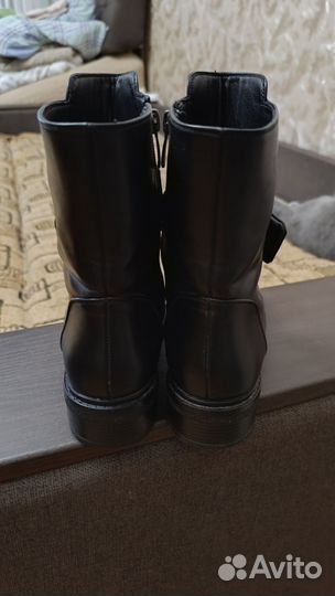 Женские демисезонные ботинки