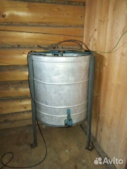 Улей, магазины,рамки,воскотопка,медогонка