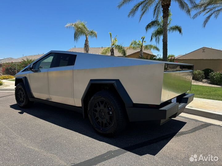 Tesla Cybertruck 600 л.с. AT, 2024, 14 км