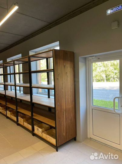 Книжный стеллаж в стиле лофт