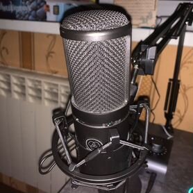 Студийный микрофон AKG p120