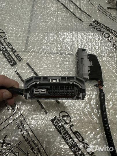 Штекер фары на toyota camry 70-75